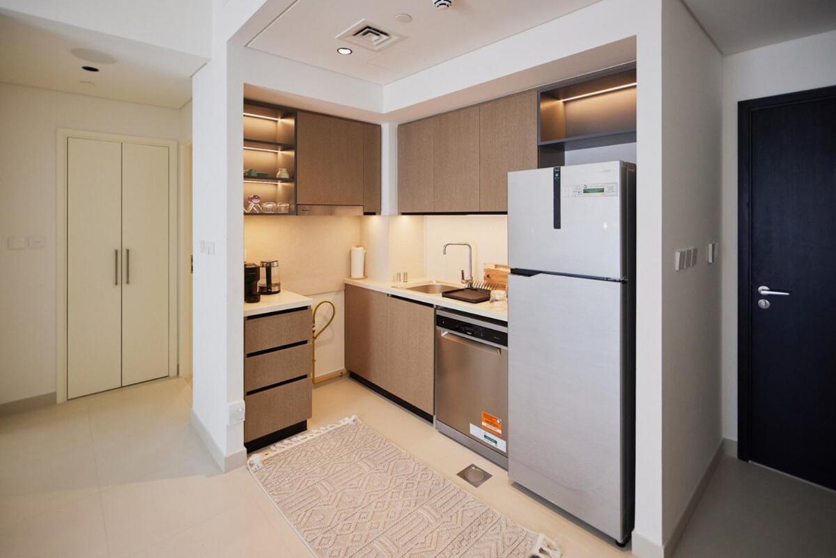 Spacious 1br Burj Crown Downtown Apartment Dubai
