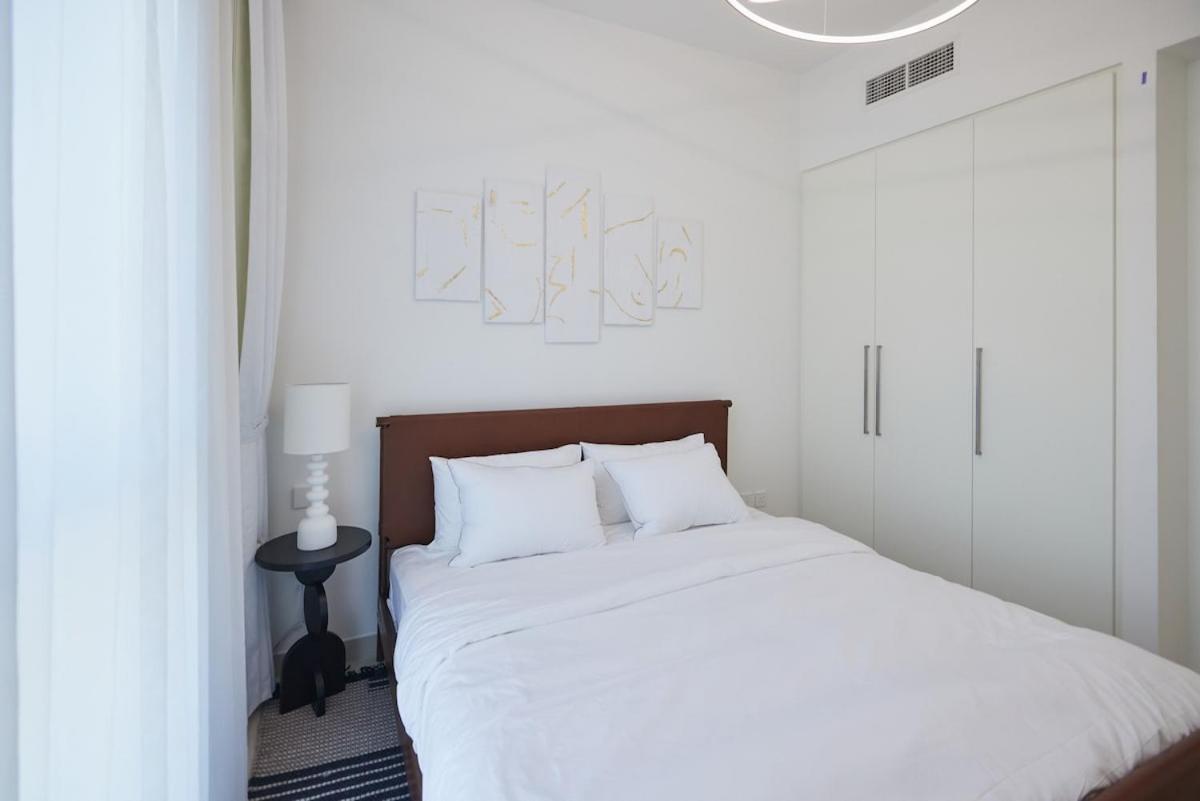 Spacious 1br Burj Crown Downtown *