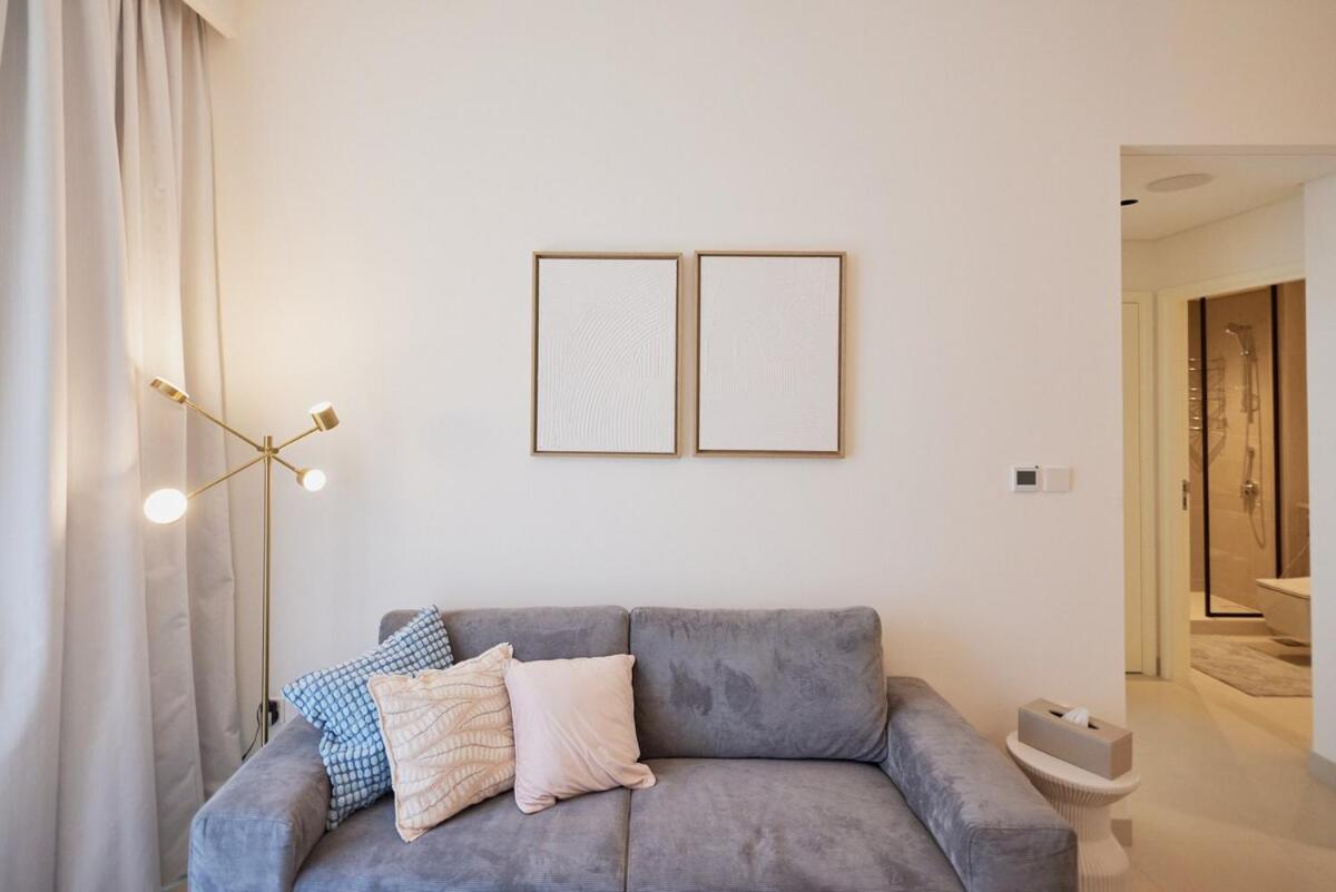 Spacious 1br Burj Crown Downtown Dubai