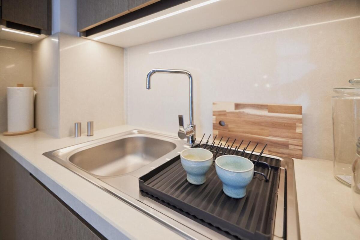 Spacious 1br Burj Crown Downtown Apartment Dubai